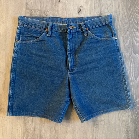 Wrangler Other - Wrangler Jean Shorts size 33